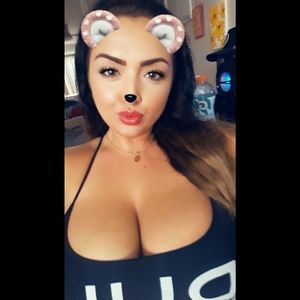 Meet your Posher, Crystal